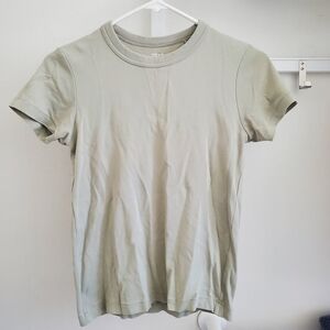 Uniqlo Light Green Short Sleeve T-Shirt